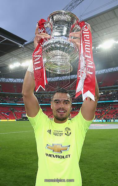 Happy Birthday, Sergio Romero. -  Community Shield - 