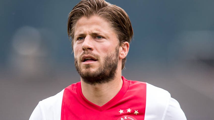 BREAKING | Lasse Schone blijft langer bij #Ajax! "Ik blijf nog twee jaar voetballen bij de club waarvan ik ben gaan houden." ❌❌❌