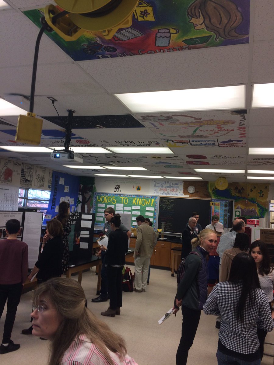 pollackscience's tweet photo. #GMHS Science Expo is on! #gmscience https://t.co/zJvGkpY7eU