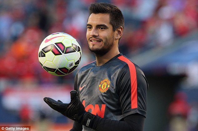 Happy 30th birthday to United \keeper Sergio Romero! 