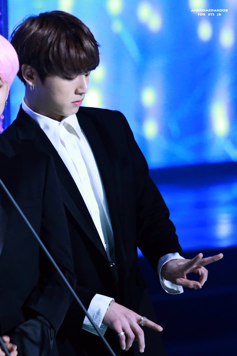 안드로메다꾹💫 tweet media