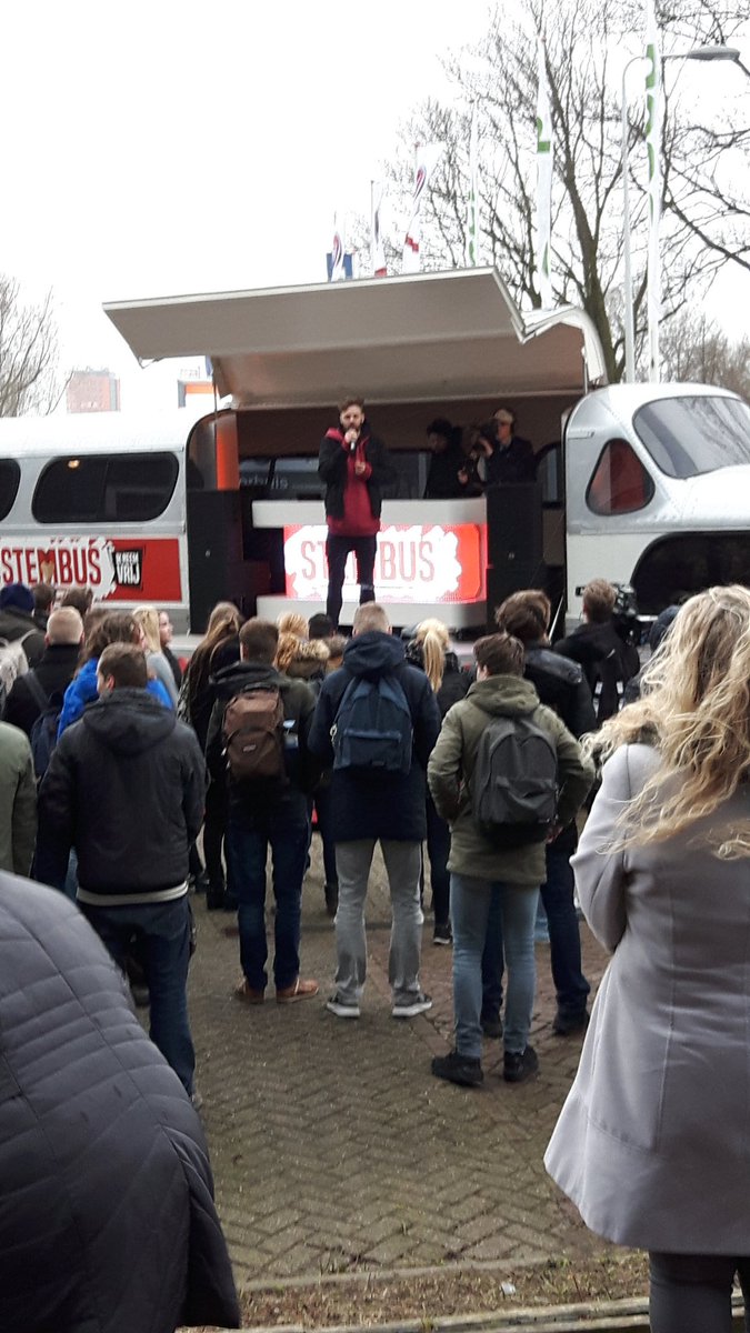 SRROCLeiden's tweet photo. @destembus2017 vandaag bij @ROCLeiden LMS https://t.co/tS3Mk9QSao