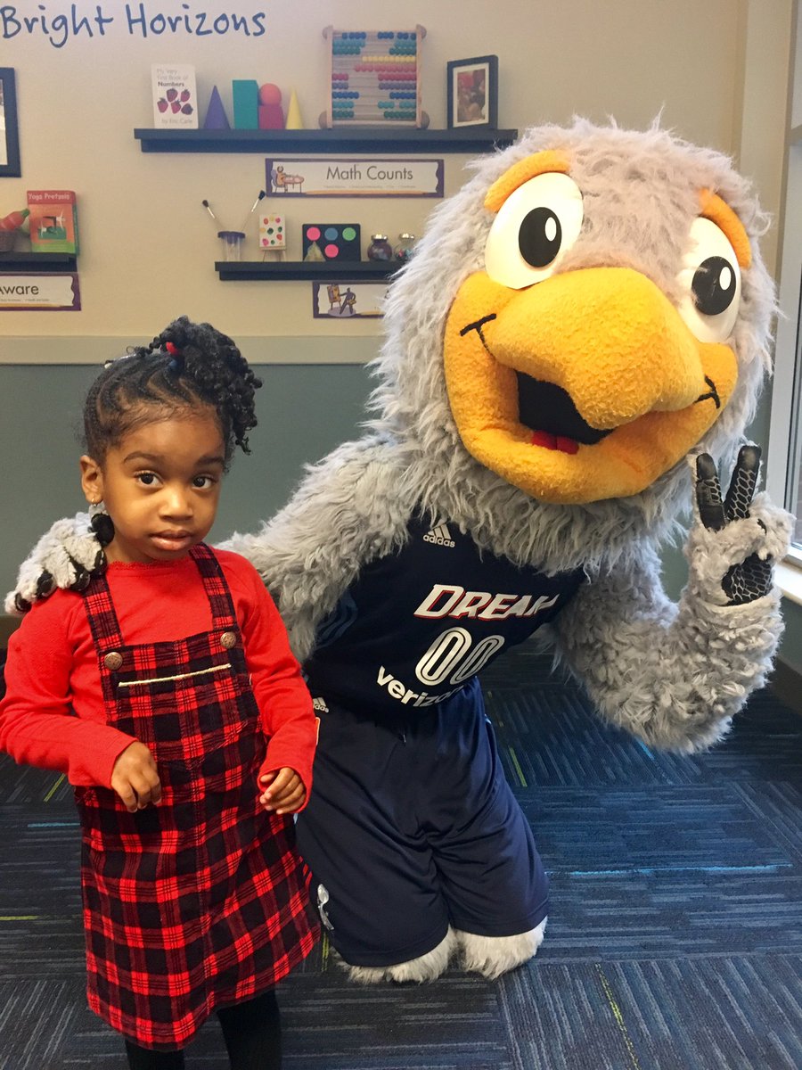 AtlantaDream's tweet photo. .@Star_ATLDream visited the kids of @BrightHorizons at the R. Kirk Landon Learning Center today in honor of #BHM! 🤝 @GeorgiaPower 🏀 #RWTD10 https://t.co/pV8Mg9sL6x