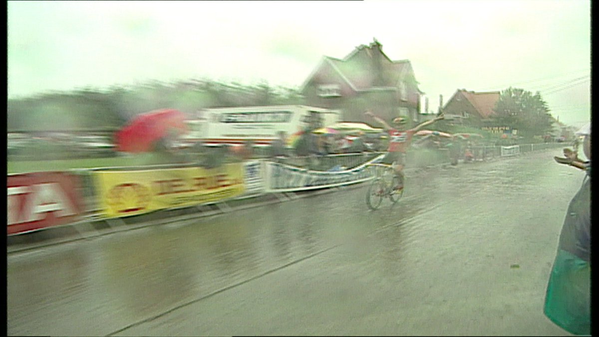 TomVanRompaey's tweet photo. "Tom Boonen, onthoud die naam" Een verslag van @avstelevisie van Wortegem Koerse in 1998. https://t.co/QDkYHOWf6W https://t.co/KM7N1gFGfd