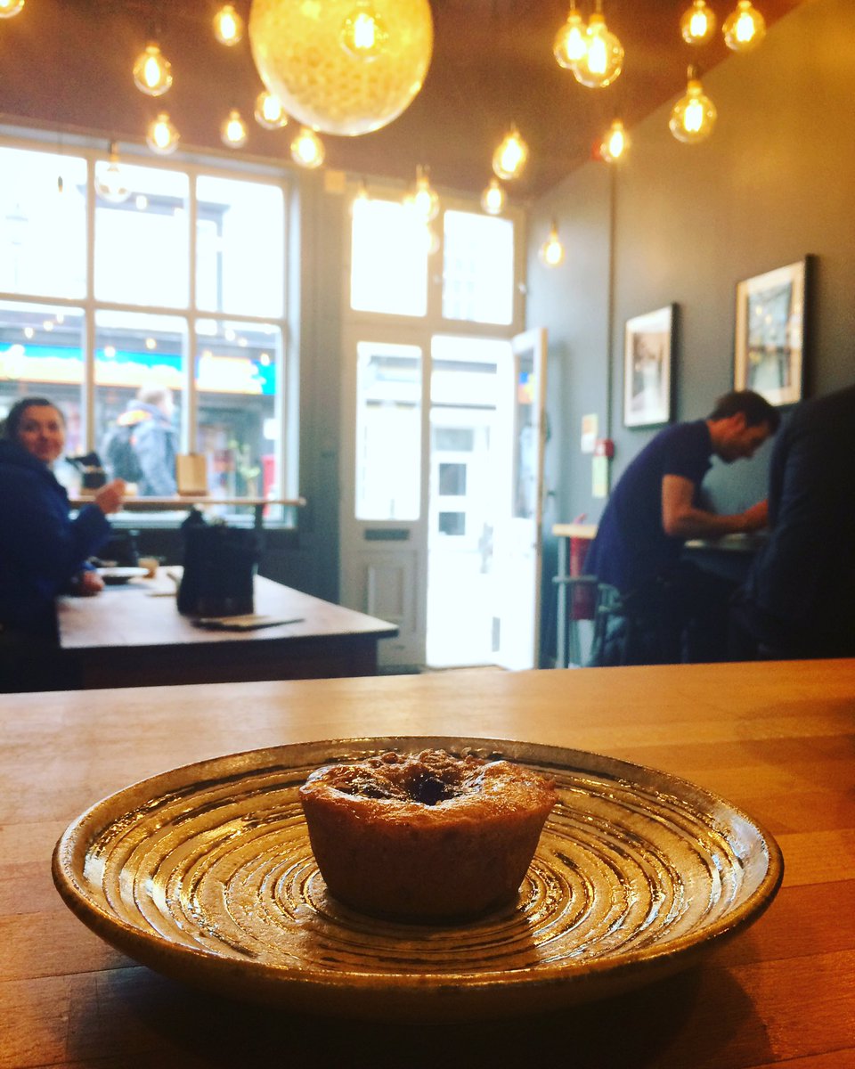 Raspberry, chocolate, hazelnut... Made with gianduja chocolate. So totally delicious this is actually my second one! ❤️❤️