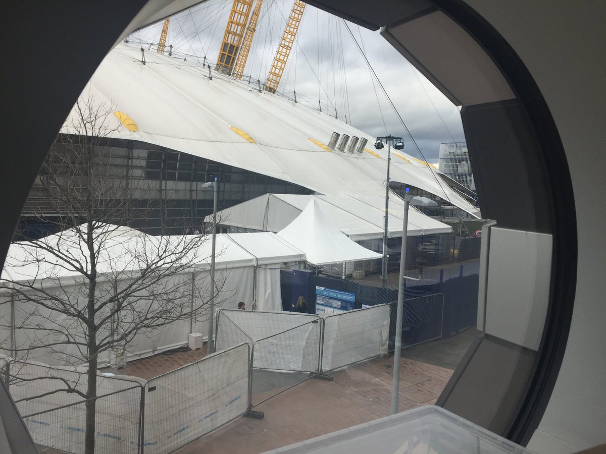 RavensbourneUK's tweet photo. We've got the @BRITs on your doorstep! We're celeb watching @RavensbourneUK today😀... #Brits https://t.co/gDxTzbmfzx