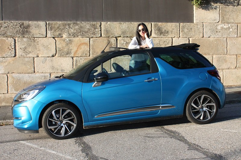StellantisYou's tweet photo. @Amandachic_ prueba el #DS3Cabrio #DSPerformanceLine y nos lo cuenta en este artículo. ¡Fantástico! https://t.co/IDsYlXYCVR https://t.co/fFqhD8KuAT