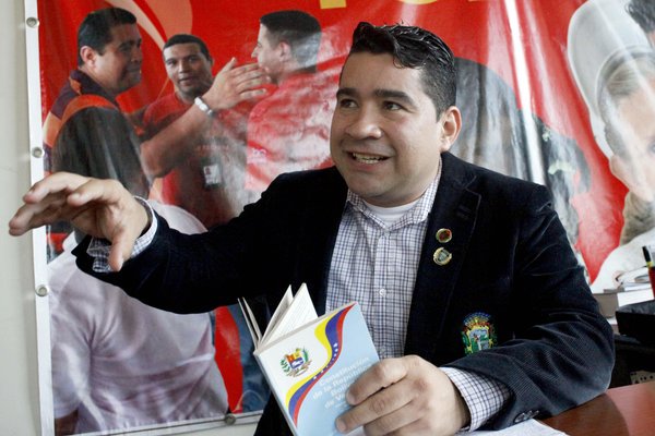 LegisladorYhon's tweet photo. “Están comprometidas con corrupción y nóminas paralelas alcaldías de Panamericano y San Cristóbal”
https://t.co/rlTsMAlYdF https://t.co/W2JQAbhYiT