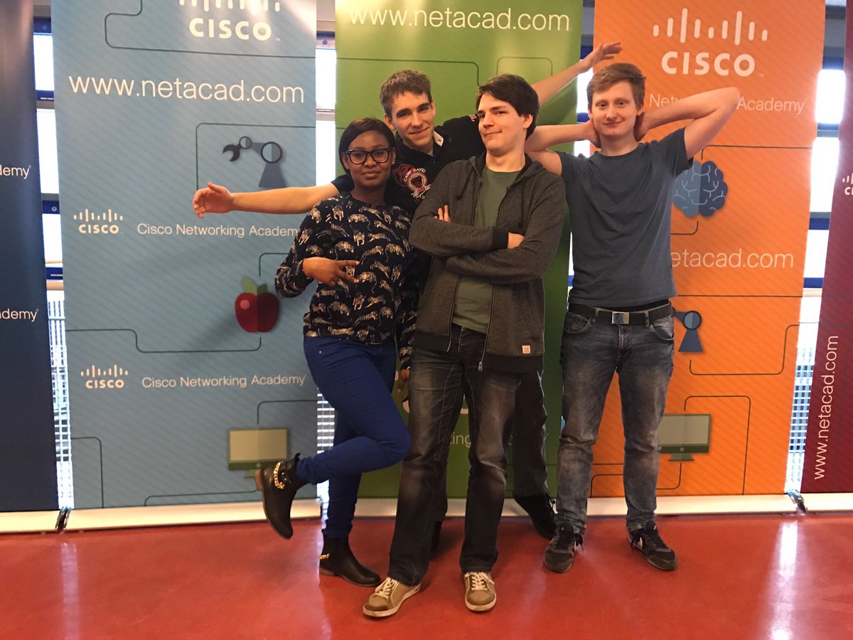 jjerlich's tweet photo. Unsere Jugend rocks: Coole Teams, super Ideen, Ausdauer & Wissen Alles Gute! den #CLHackathon Teams #CLEUR Berlin #netacadde #smartlife https://t.co/oxBnGxBdJ3