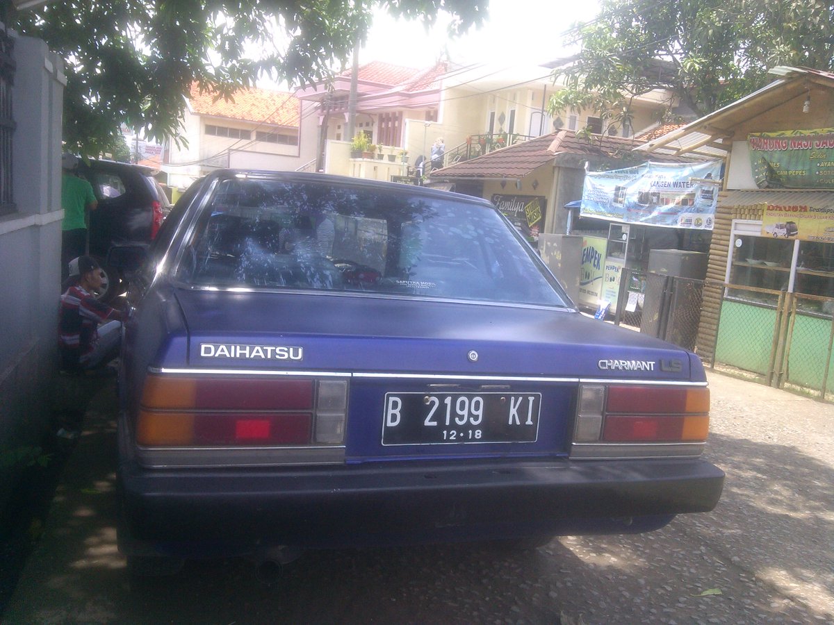 di jual mobil tnn 1985 merk daihatsu charman LS minus pajak tlat 3thn dan ac minat lngsung hub 085797912288 tdk mnrima sms