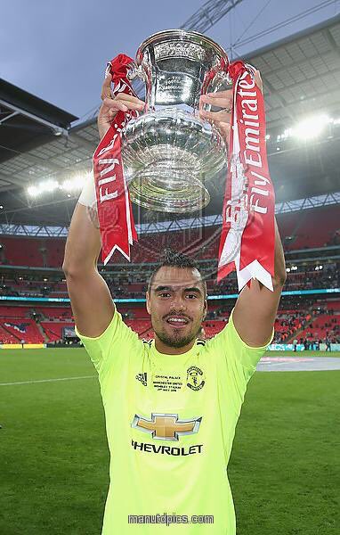 Happy birthday, Sergio Romero. 