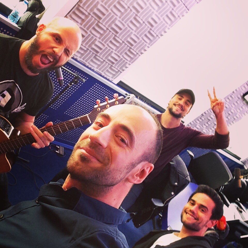 FredoScoop's tweet photo. Mousquetaire d'un jour ! 🤺Merci @Les3MOff  @OlivierDion  @davidbanOff @golanyosef_off #radioscoop #live #lyon https://t.co/bH08RaJGgE