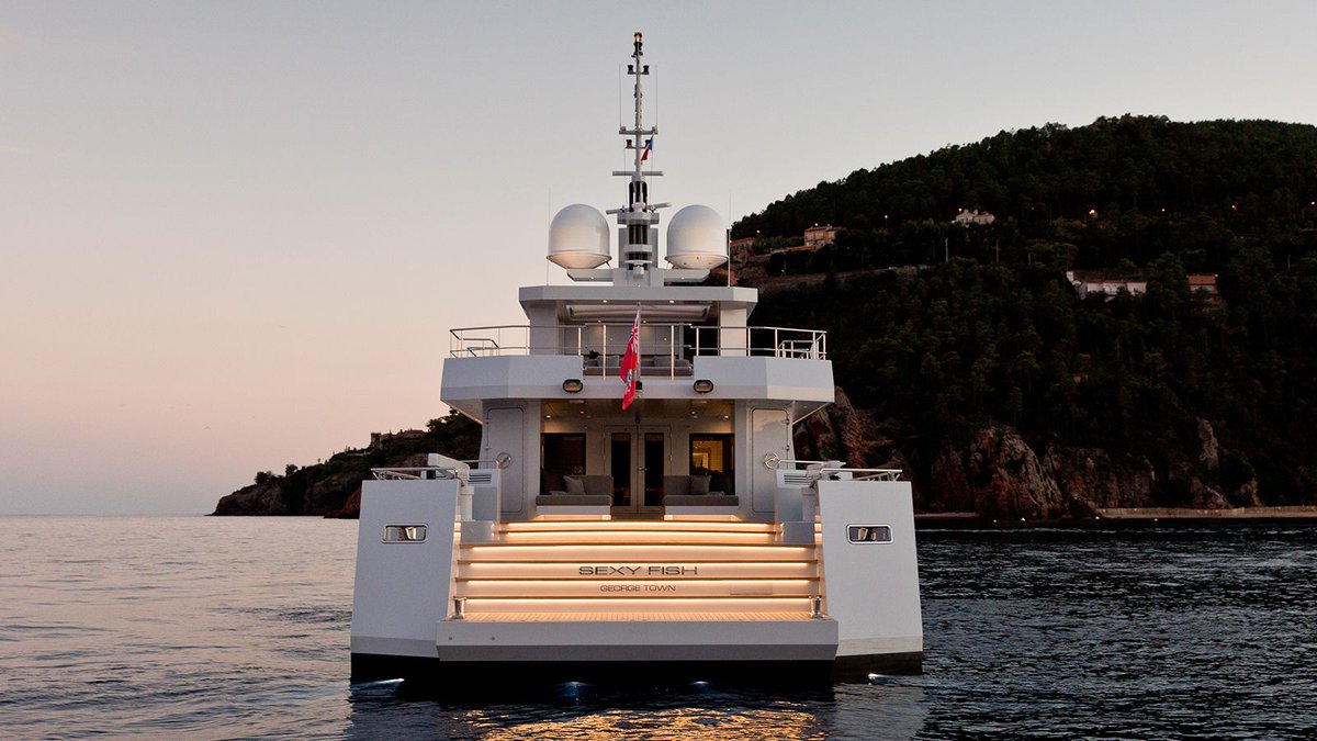 boatint's tweet photo. The #SBDAwards winner Sexy Fish by @RizaTansu boasts one of our favourite superyacht aft views: https://t.co/SWKjYfdADO https://t.co/l81XXfAz2u