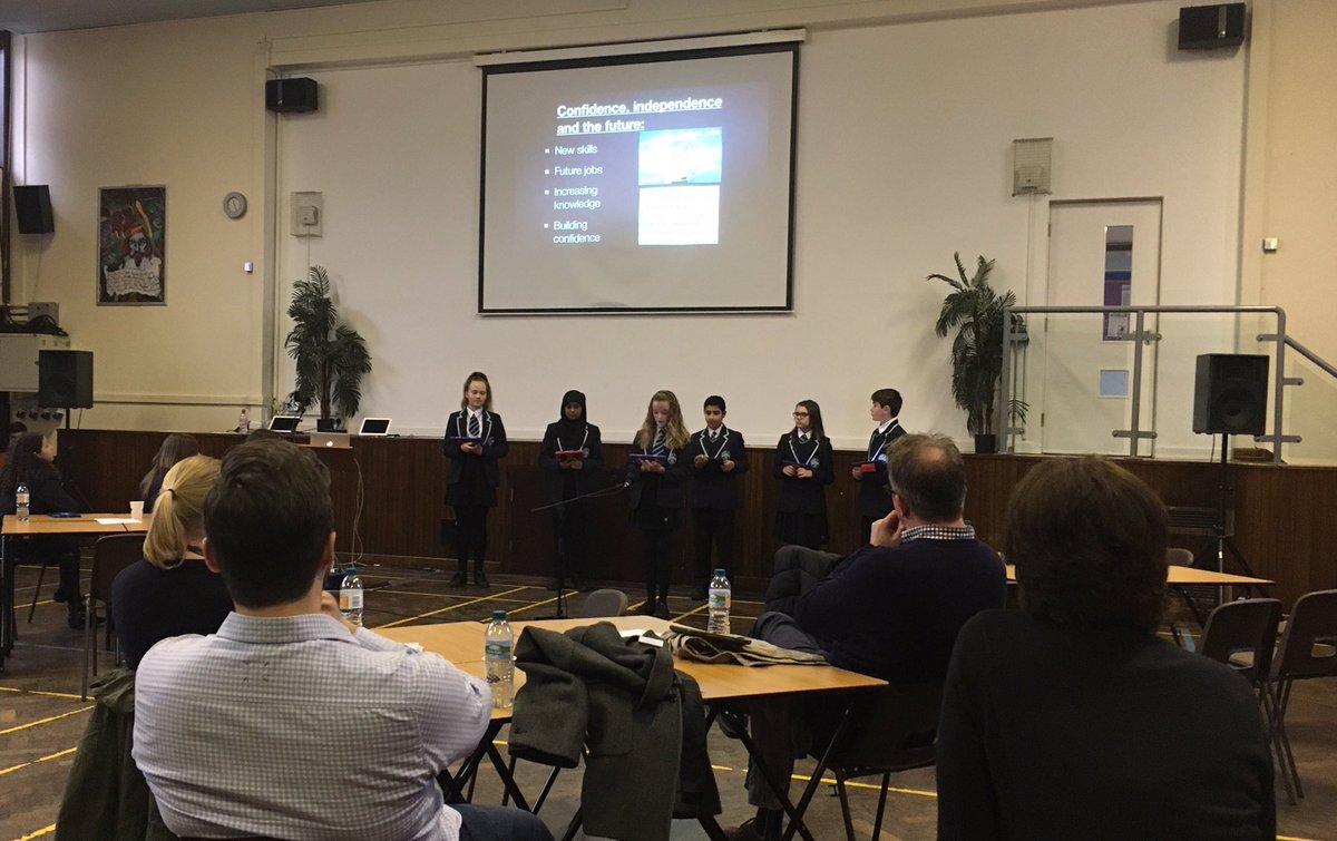 <a href="/HpsHove/">Hove Park School</a> 'Super Swifters' giving their 1st ever presentation on using #SwiftPlaygrounds to learn coding 👏🏼🙌🏼🏆 #HoveParkADS #ipaded