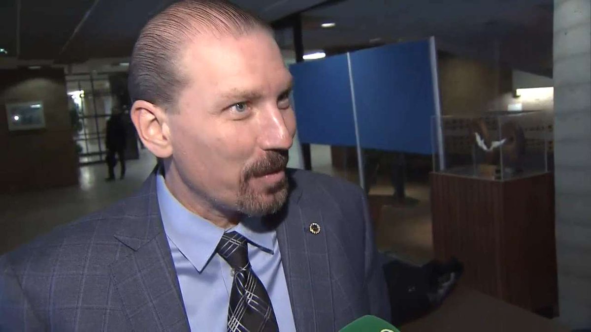 CityNewsTO's tweet photo. ICYMI: Executive board of TTC’s largest union approves a motion of “no confidence” in the leadership of Bob Kinnear https://t.co/ogUeLmpHYm https://t.co/kr9Pa6CT8y