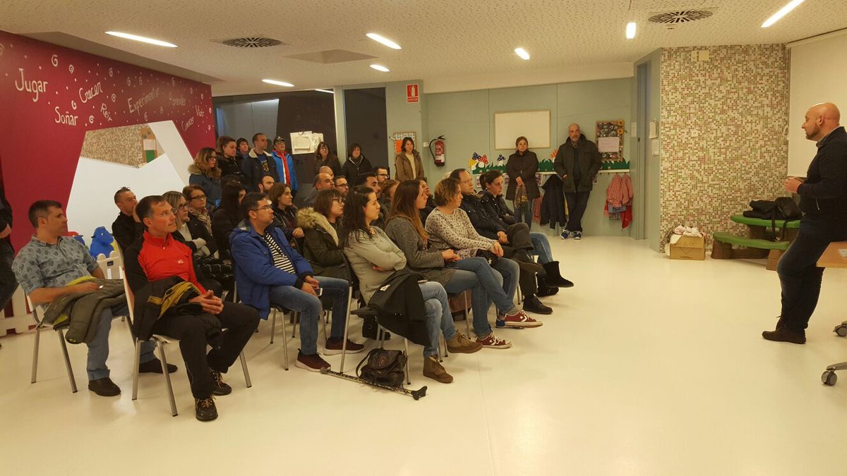 AVNuevoRoces's tweet photo. Ayer celebramos una charla sobre derecho al subsidio de la #viviendaprotegida  https://t.co/gmx4RdiXuE https://t.co/FdhmySXZNy