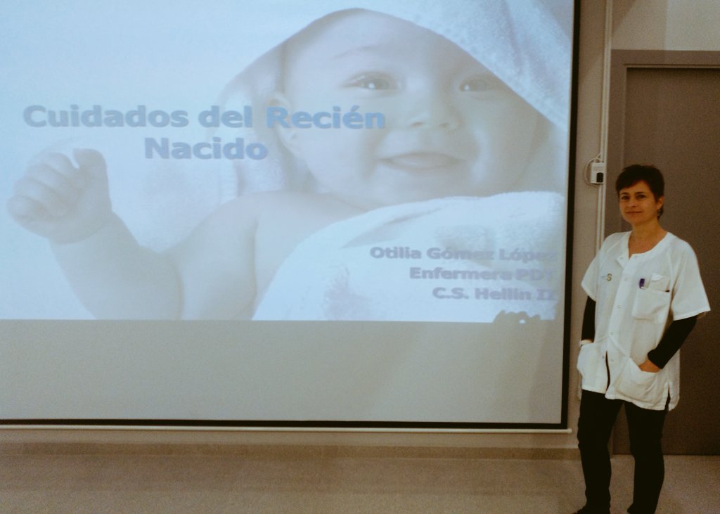cs_hellin2's tweet photo. Turno para la enfermera Oti Gómez en el Curso de Educación Maternal con "Cuidados del recién nacido" #EpS #EquipoAP https://t.co/bpUlbw7Lur