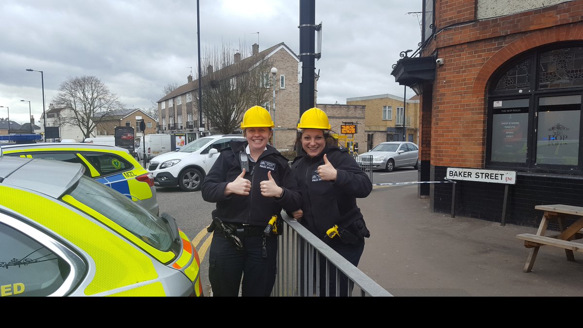 MPSEnfield's tweet image. Two of Enfields finest getting ready to assist with road closures at the dangerous building in Baker St  #keepingyousafe #MightyC&apos;s