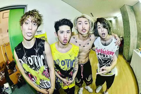 mm_oor_shishamo's tweet photo. ONE OK ROCK好きの高一です🌟
まだまだ知らないことだらけ
なのでいろいろ教えて欲しいです👀💕

#OORerさんと繋がりたい 
#OORerさんRT 
#RTした人フォローする https://t.co/pBJVqq3Eml