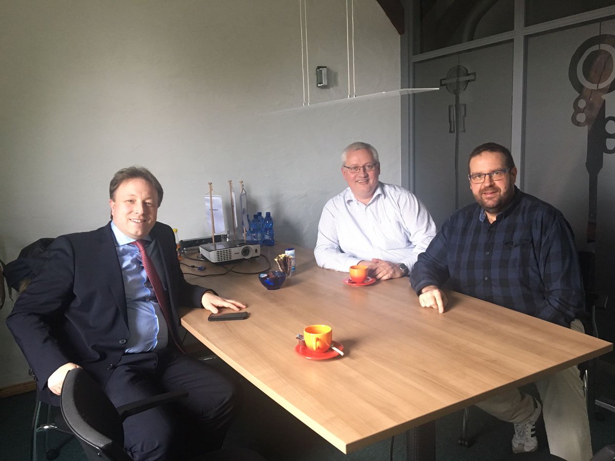 SteinekeCDU's tweet photo. Gutes Gespräch mit @gordonhoffmann und GF Thomas Becken bei der #DESAG Holding #Eisenbahngeschäft läuft sehr gut https://t.co/z1WZ5UDI0j