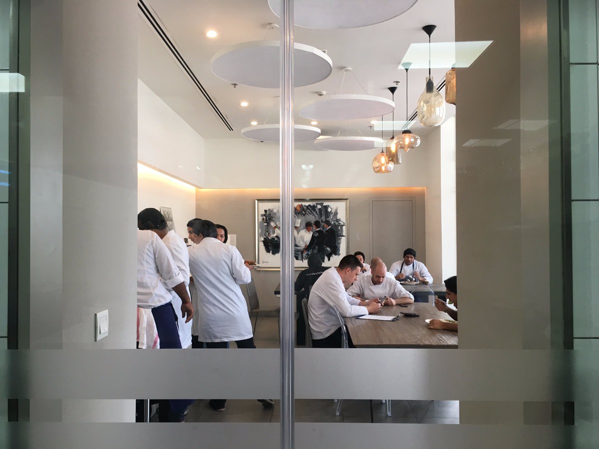 ChezCharlesUAE's tweet photo. Our chefs on the other side of this glass door for a change.
#caterer #chezcharlescuisine #lunchbreak #dubai #mydubai https://t.co/2FNacblXhS