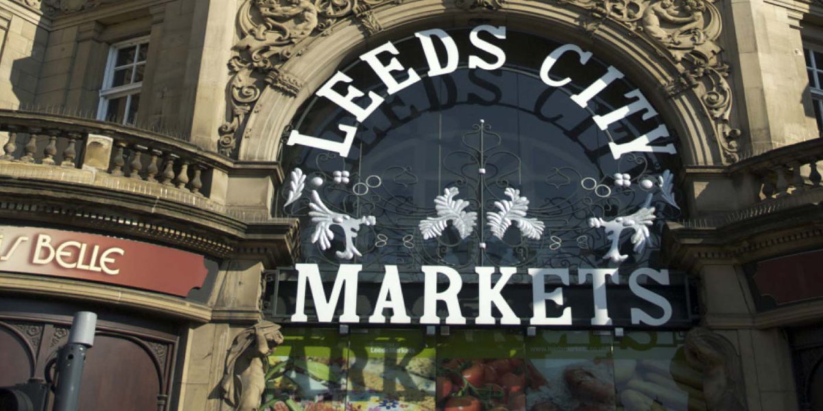 thinkgladfish's tweet image. #Leeds has nearly 1,000 #shopping outlets &amp;amp; more to come thanks to a #regeneration scheme worth £165m. hubs.ly/H06mMfz0