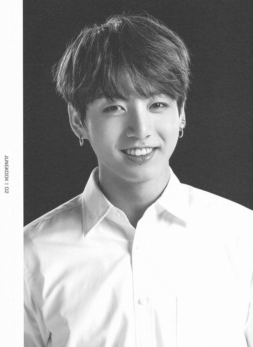 IBigHitEnt's tweet photo. 2017 BTS LIVE TRILOGY EPISODE Ⅲ THE WING TOUR MD FACE PHOTO COLLECTION

#방탄소년단 #YOU_NEVER_WALK_ALONE #NotToday #SpringDay https://t.co/FAdfDCvEah