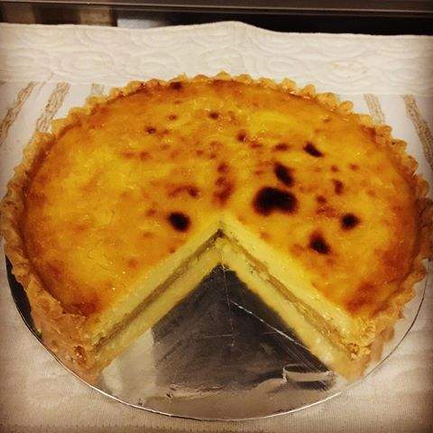 DP99_dwi's tweet photo. Egg Cream Pies #EggTart #de_metro @DP_BISTRO #bakery https://t.co/2LaLZdpeIf