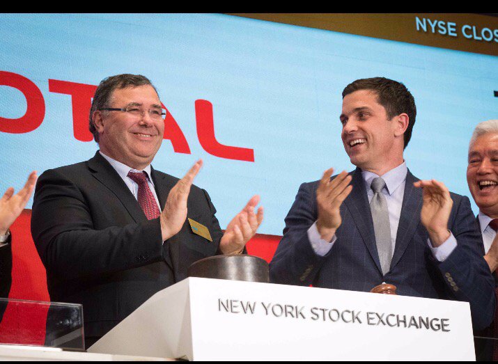 PPouyanne's tweet photo. @PPouyanne rings the bell at Wall Street - @total 25 years listed in New York https://t.co/4tDKWSQn1z