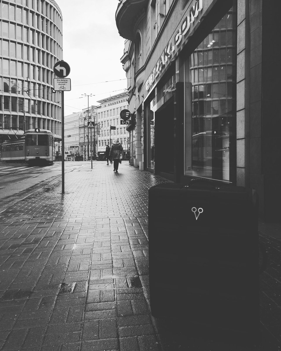 callingeyewear's tweet photo. Już niebawem w Twoim mieście! @vasuma #Polska #Poznan https://t.co/2l7Yh42x7T