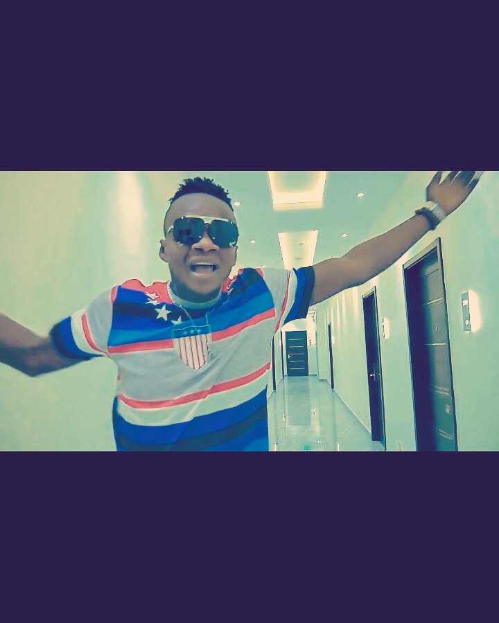 i_am_rowlii's tweet photo. #OgaBossArmy @i_am_rowlii video #Classu trendin @tonyeibiama @illBlissGoretti @IgboboyTinz https://t.co/fjWTkPSlPy https://t.co/1yNjDa0in7