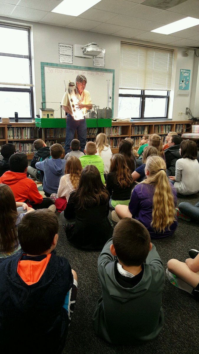 16cooperp's tweet photo. 4th grade @SkylineTiger is learning about electricity safety thanks to Keith Mueller! #skyline1617 https://t.co/si98iagPfy