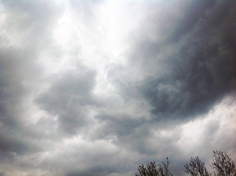Renate_Schwarz's tweet photo. #Berlin 
🌧️ In Pfützen springen 
und sich über Regenwolken freuen . . . 
Wir haben  #Wetter! 😃 https://t.co/1LDsuU5PJb