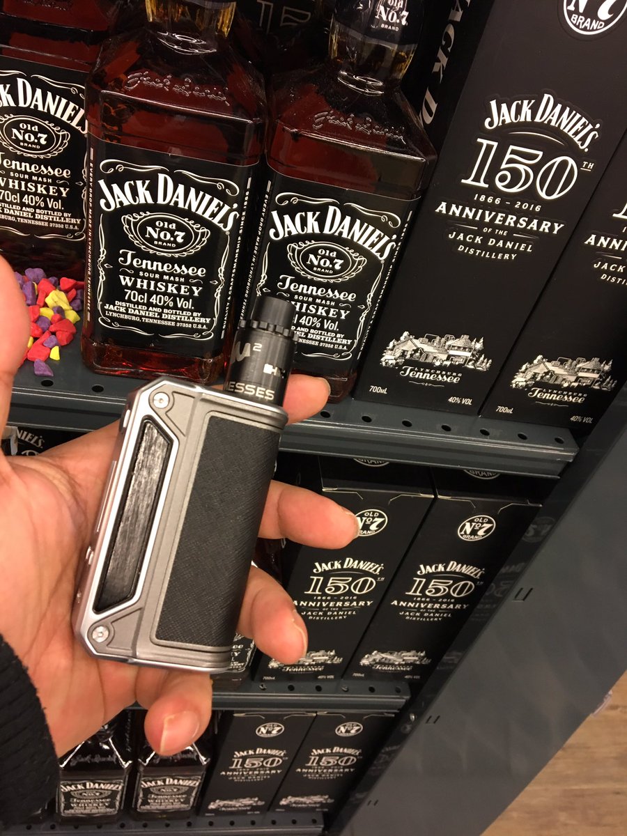 hitthatvape's tweet photo. #lostvape #dna250 #twistwdmesses #jackdaniels https://t.co/O5BKmVOdmI