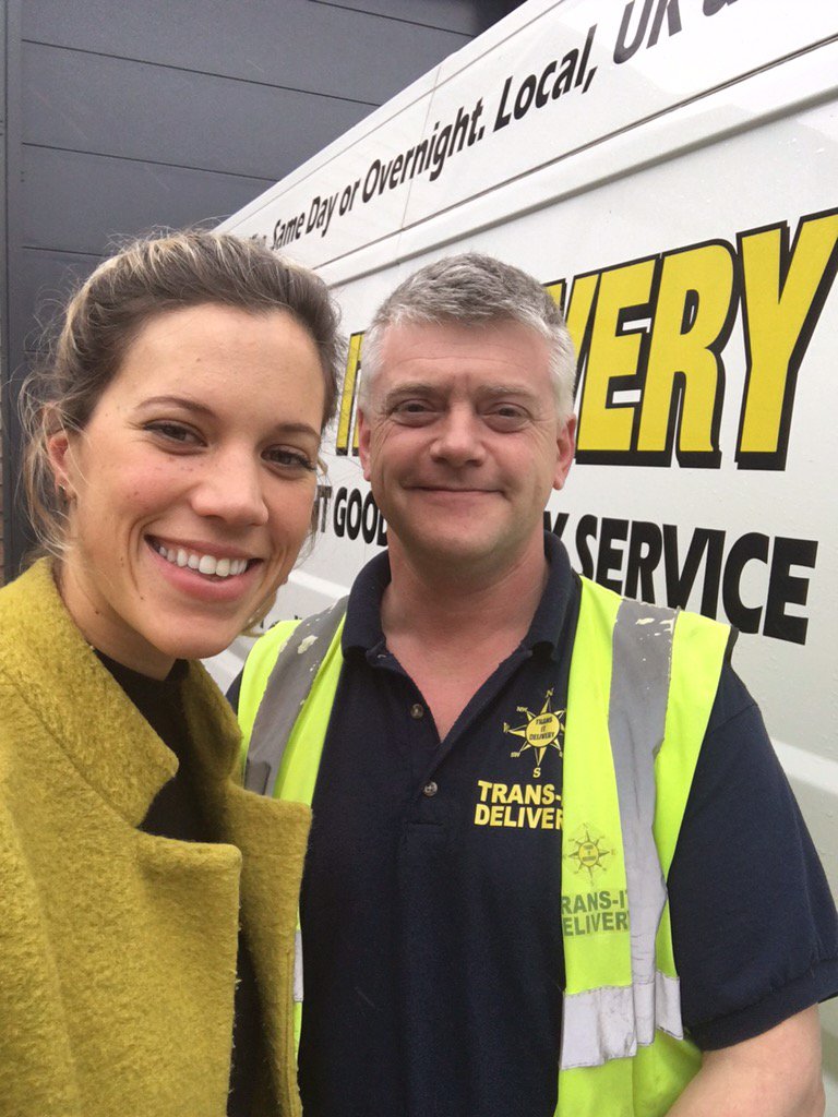 A huge thank you to <a href="/TransItDelivery/">TrevorAshbolt</a> for saving the day and dropping a car key up to stranded <a href="/abi_rule/">Abi Rule</a> in Totnes.