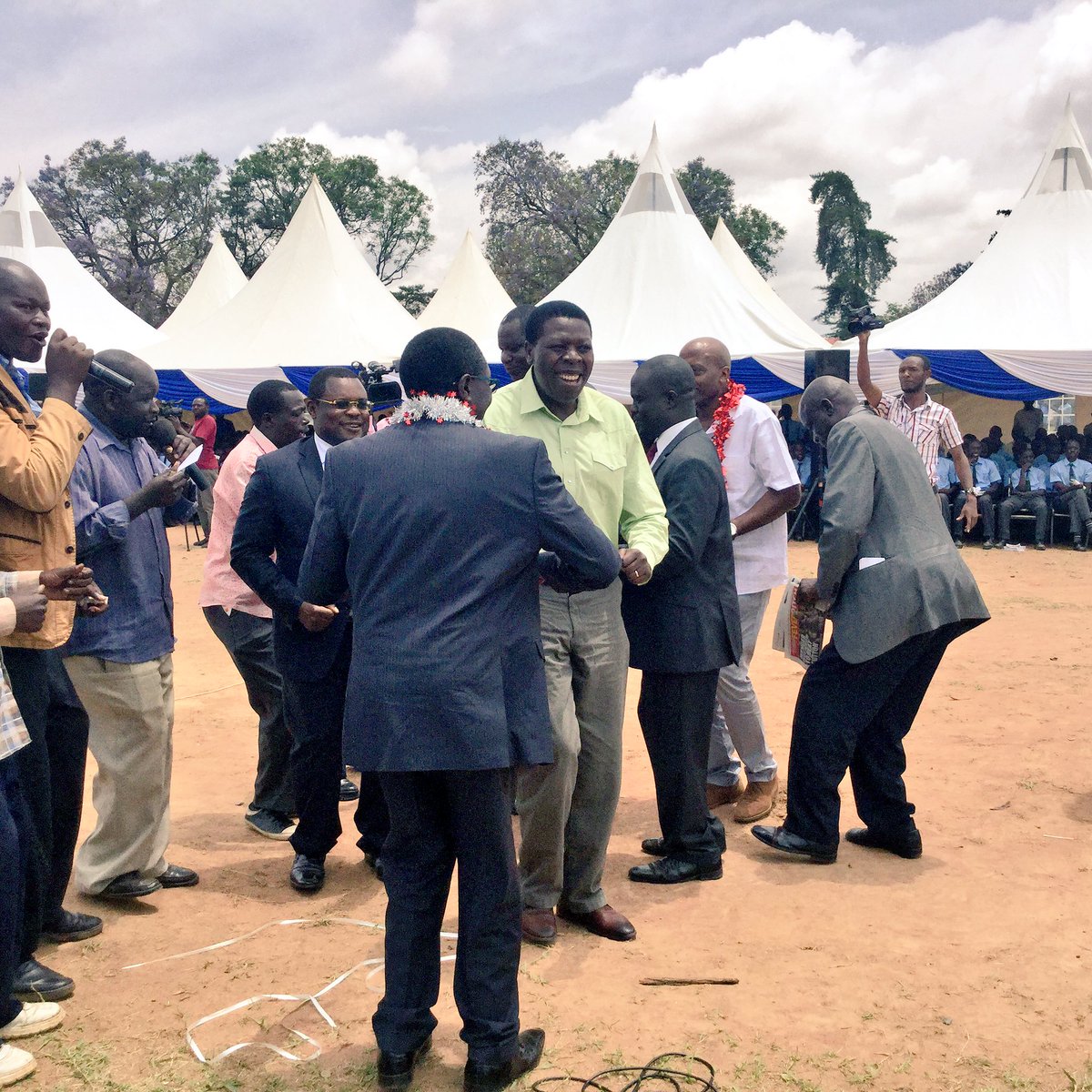 EugeneLWamalwa's tweet photo. With @GovLusaka,Ps @sammyitemere1 &amp; DG @FrancisWangusi at St Mary's Kibabii High,Bungoma County where we delivered 50computers &amp; opened Lab. https://t.co/w1iHxO68lF
