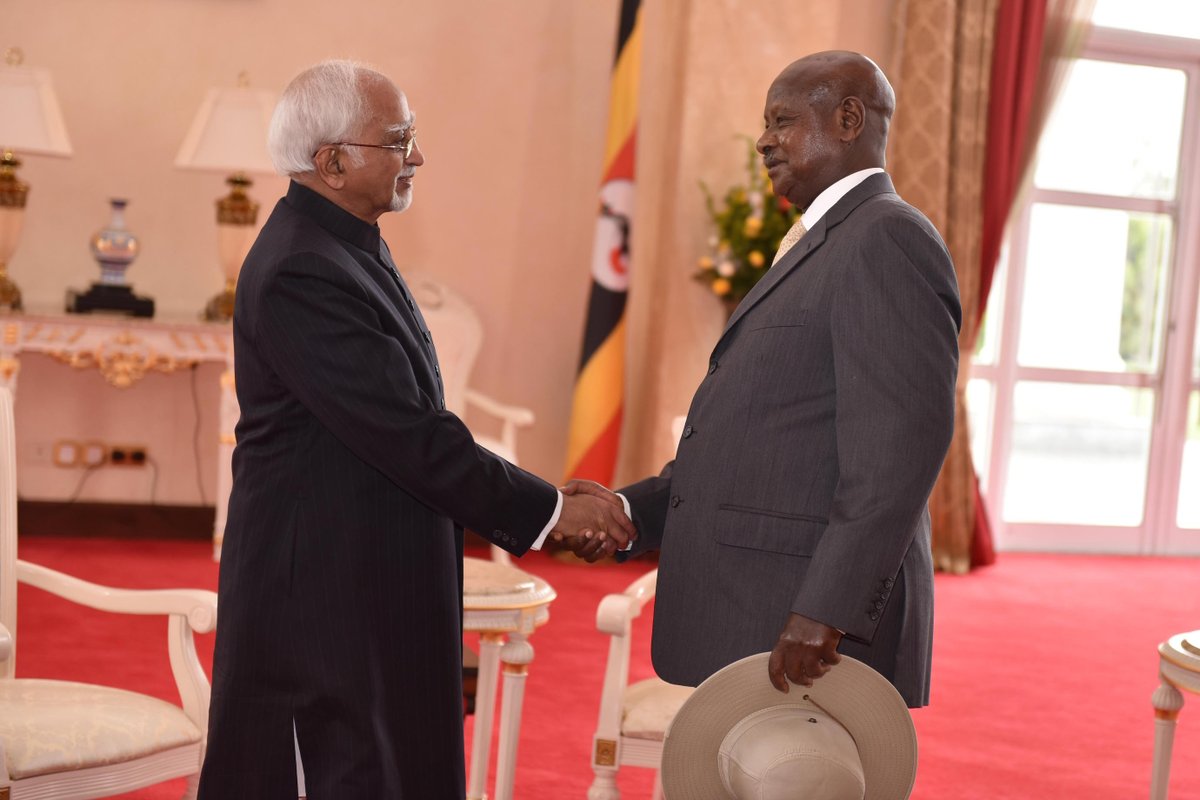 StateHouseUg's tweet photo. .@KagutaMuseveni has met with #India`s Vice President H.E Mohammad Hamid Ansari at Statehouse Entebbe #StrengtheningBilateralRelations https://t.co/pulBXppDzQ