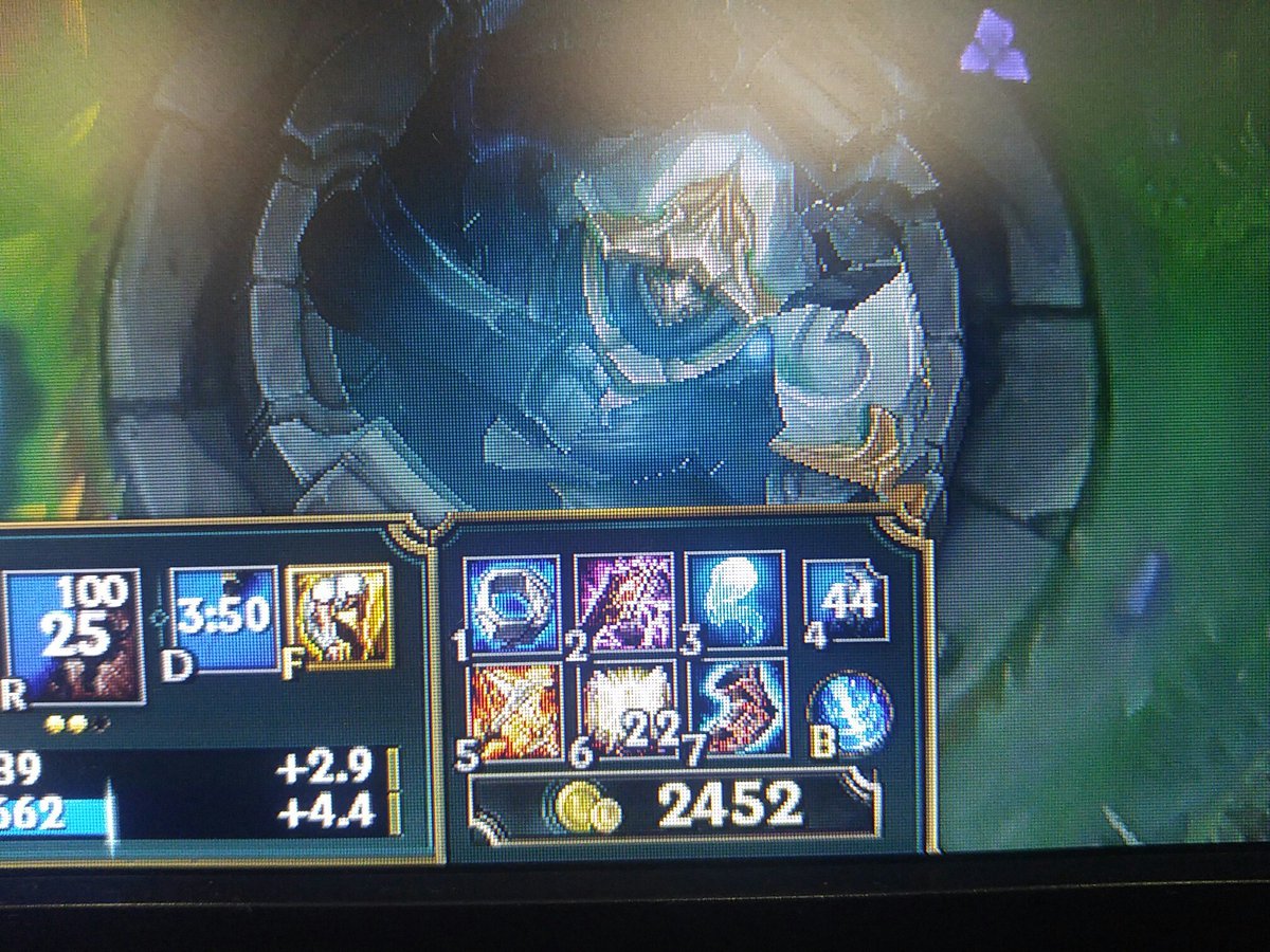 DiamondEC_MAD's tweet photo. Parece ser que Malphite Mid a vuelto al meta por aqui, que opináis soldados? #DatTroll https://t.co/kARyFSJztZ