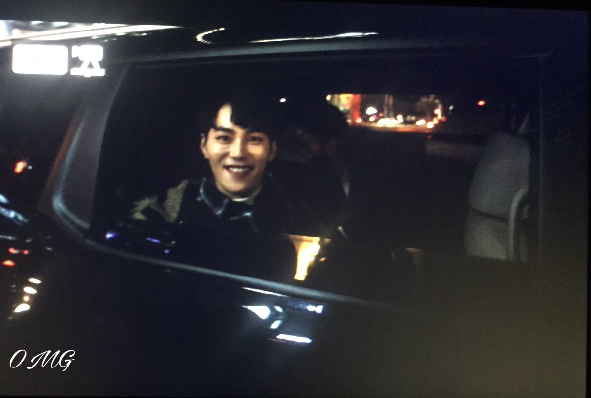 19920711_com's tweet photo. 2017.02.22 #쇼챔 #퇴근 #프리뷰 #LAU #경진 #남사못 오랜만에 즐겁고 행복한 데이트여따~☺💕  넘나아련하구 맘약해서 앙대게따 어쩔수없이 내가 평생지켜줘야겠네 ✊🏻😤✊🏻 https://t.co/q6jrw28QOc