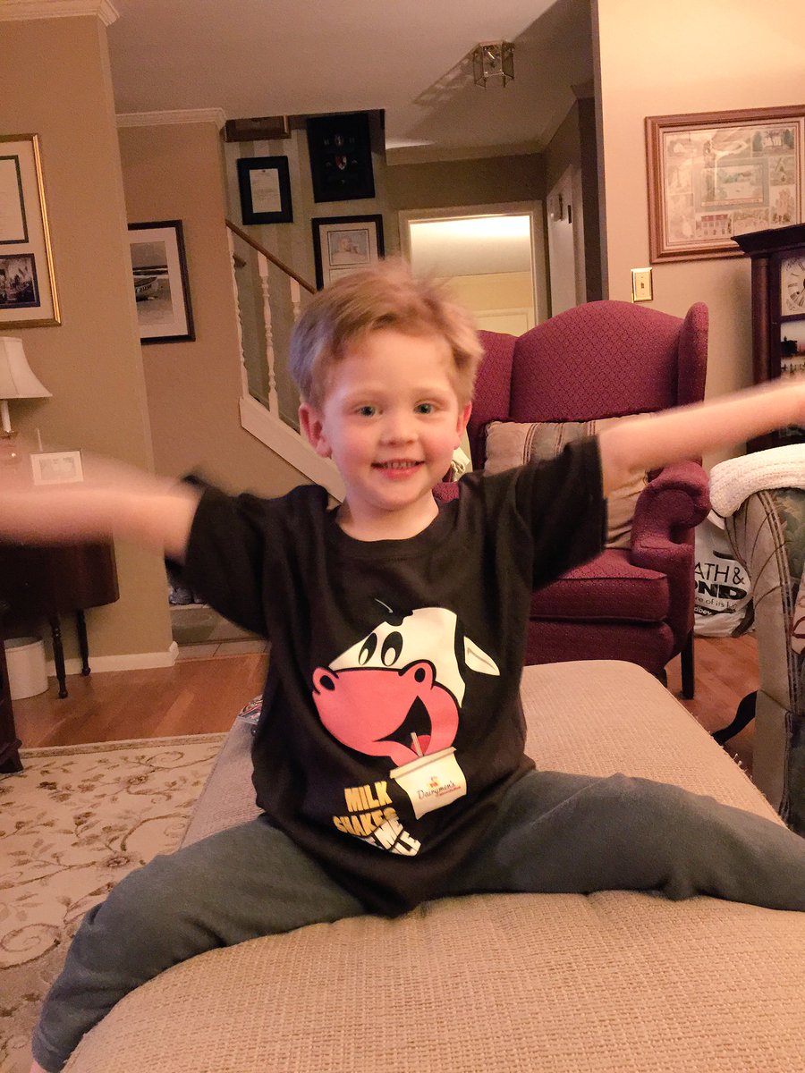 GnazzoPromotion's tweet photo. It's a young #milk lover! And he loves his @padairymens #milkshake shirt 🐮🐄 #Shakes4Hope #cows @PAPreferred @PAAgriculture @FeedingPA https://t.co/WOctN3Oe4a