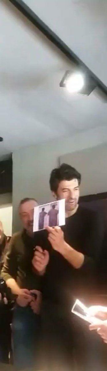 EnginFansIndia's tweet photo. 3. New📸 #EnginAkyurek for #BirDileğimVar
meet &amp; greet with fans
#EnginFansIndia
#EnginAkyürek India FC
More pics👆
@turedialper @Artistanbul1 https://t.co/bUFc21cS1D