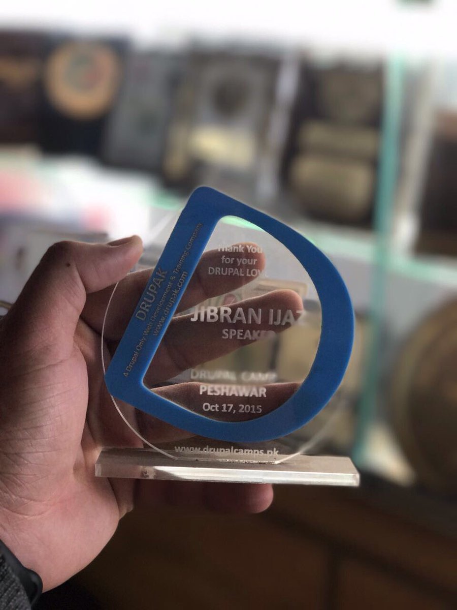 drupakpakistan's tweet image. @JibranIjaz replica of your shield on display at a shop in #Peshawar - no doubt you are a celeb #Drupal #drupak @PreviousNext