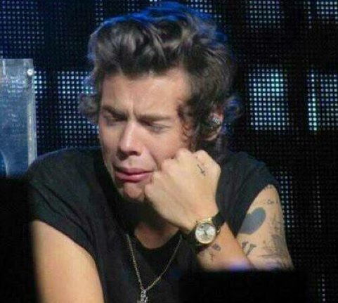 Idolsmyangels23's tweet photo. "This Town fue certificado single de platino en Estados Unidos"
#VideoLove One Direction
#BRITVIDONEDIRECTION https://t.co/VNqOKemZeq