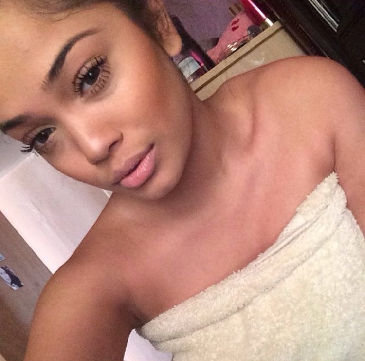 urfaveeasian's tweet photo. No makeup, makeup. https://t.co/5oScx3pSQ3