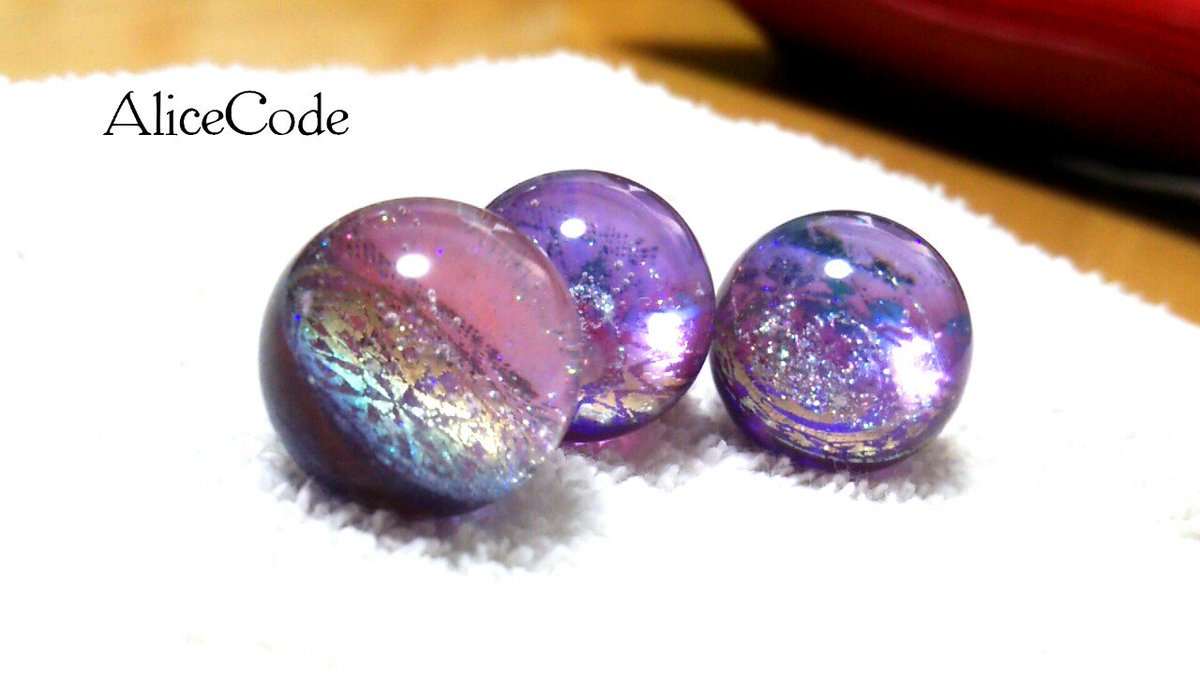 al1cecode's tweet photo. 【ドラグリア】

龍の御力秘めたる宝玉
主を求めてさ迷い来る…

箔押し：あおゐ(@ao1q_x)
着色・資材：レジン道(@resindou1)

子猫堂さんととある場所にて販売や展示予定です！

 #レジン
 #AliceCode #幕間パレード https://t.co/UpS5GOV0Ji