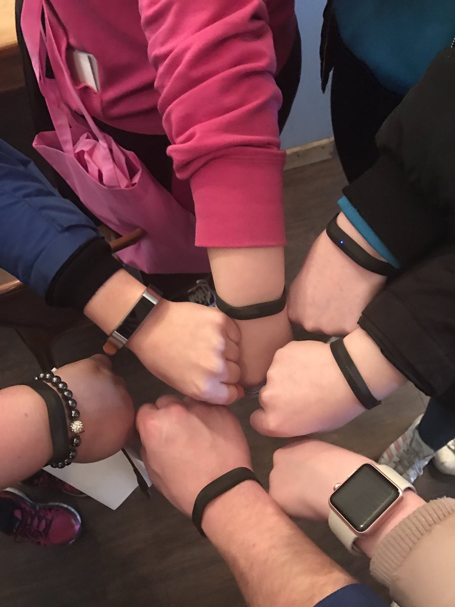 Scott_Tandy1's tweet image. Today @NewyddHousing @CFirst_Barry handed out 7 #Fitbits to help young people get more active in #Barry #WalkingToGetFit