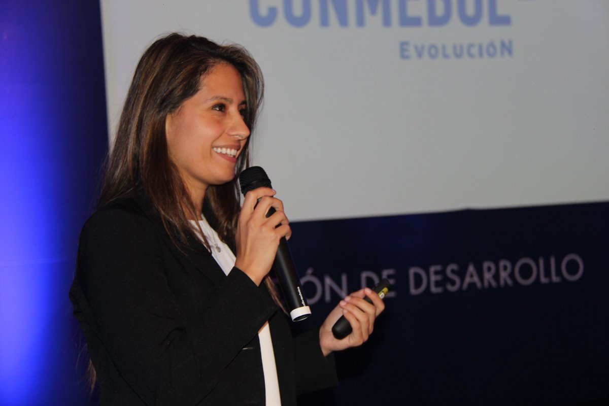 CONMEBOL's tweet photo. .@loresoto, Coord. de la Dirección de Desarrollo de @CONMEBOLFF, introduce el sistema de Base de Datos para Registro Online de Jugadoras. https://t.co/e7JjPcxLcq