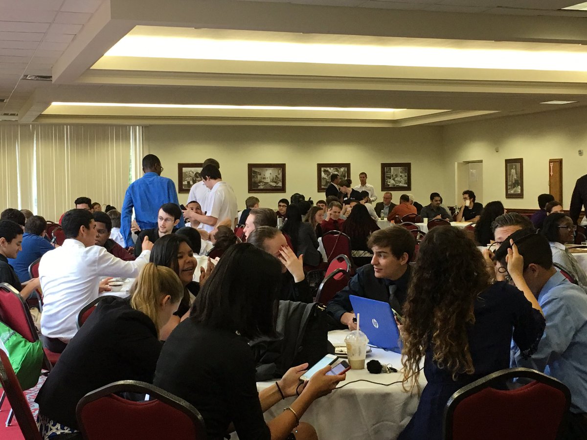 WandaLVasquez's tweet photo. @weVENTUREmlb and JA of the Space Coast kick-off High School Business Blastoff Challenge @FloridaTech https://t.co/CoSNJsapIR