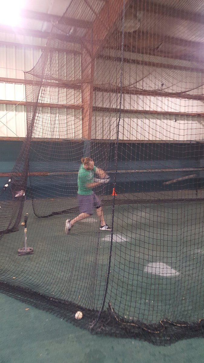 harmonybsbl's tweet image. Good luck this spring training @taylormotter7! Your Harmony Baseball family is behind you. Tear it up!! #rake #showflow #M&apos;s #pickin&amp;amp;grinnin