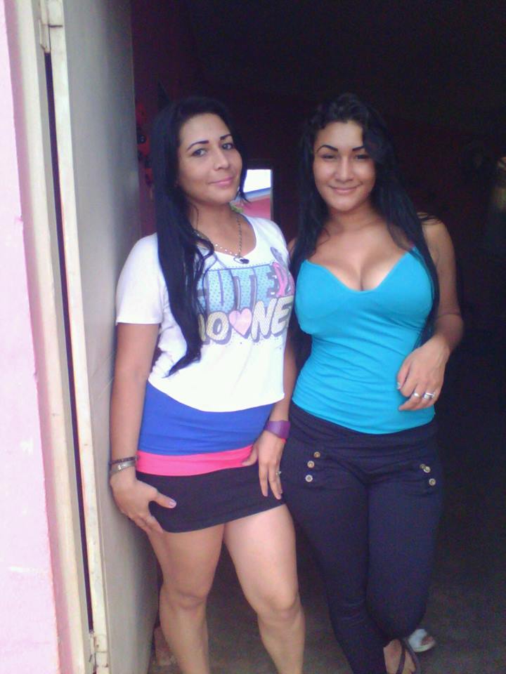 zayda_2325's tweet photo. pensativa no se que hacer en este carnaval..............? https://t.co/ewU5tK82GG